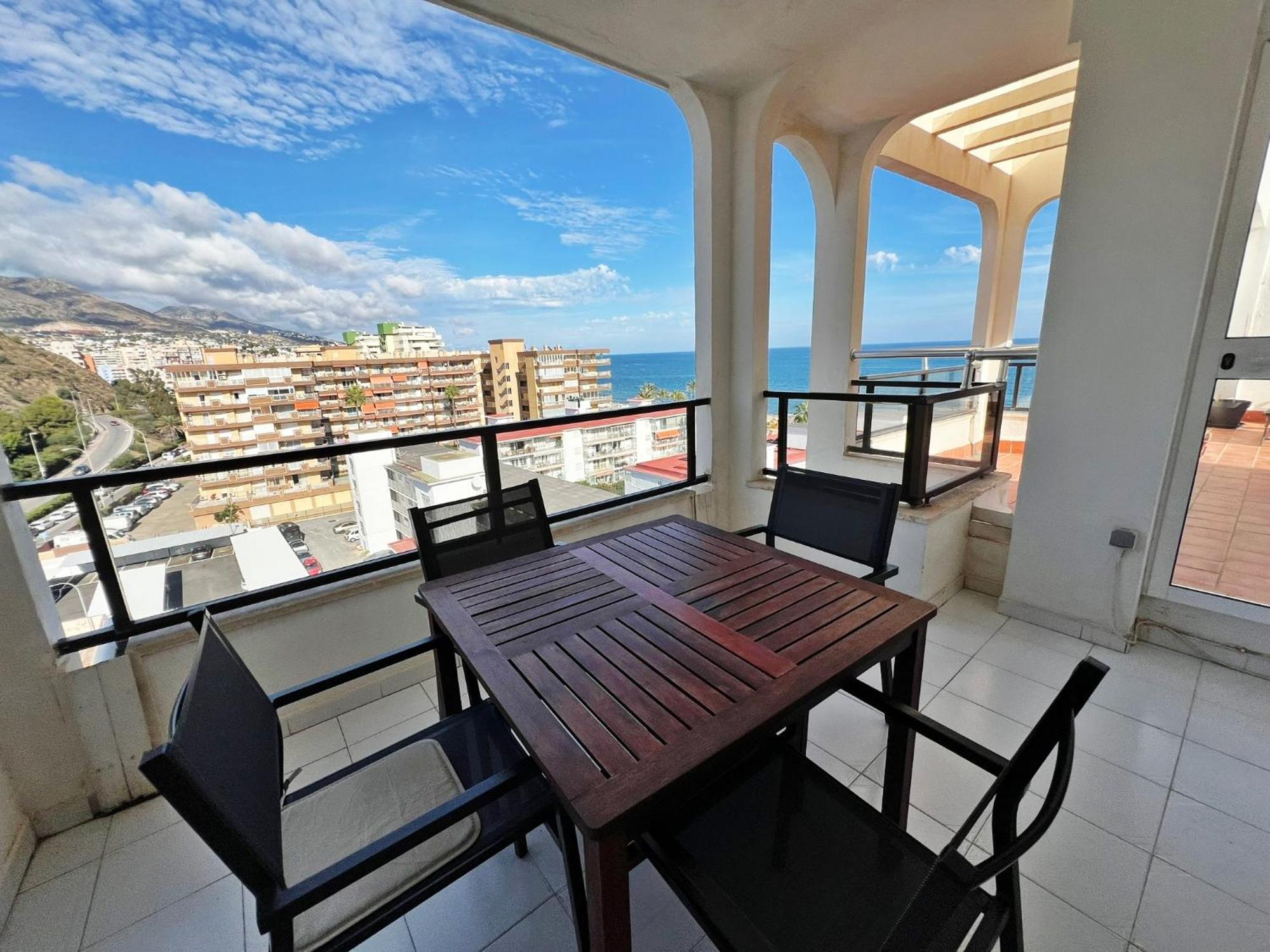 Bonito Atico En Primera Linea De Playa Con Piscina Fuengirola Eksteriør billede